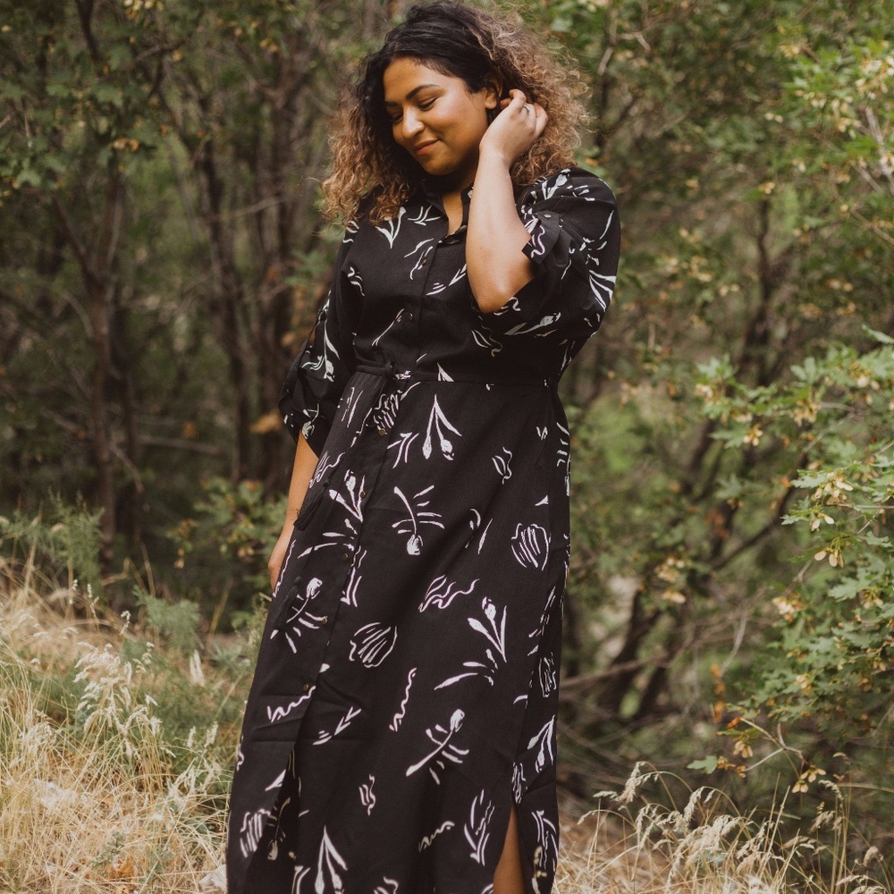 The Posie Sketch Button Dress in Black - Large